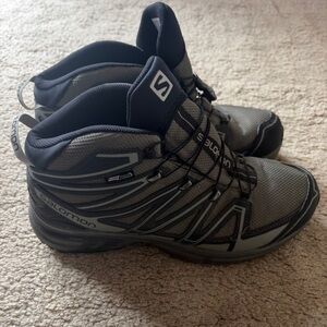 Salomon Men's Black and Gray Athletic Shoes